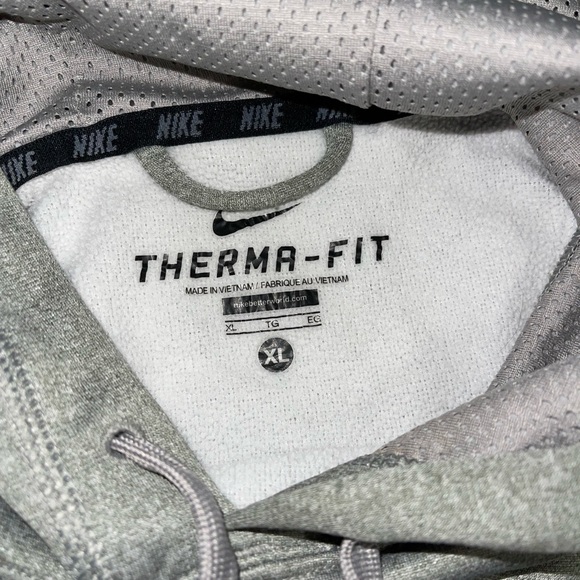 Nike Sweatshirt - Picture 3 of 4